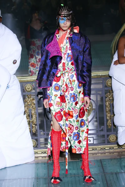 Look 30